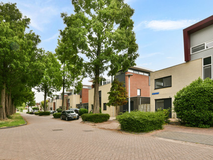 E. du Perronstraat 25