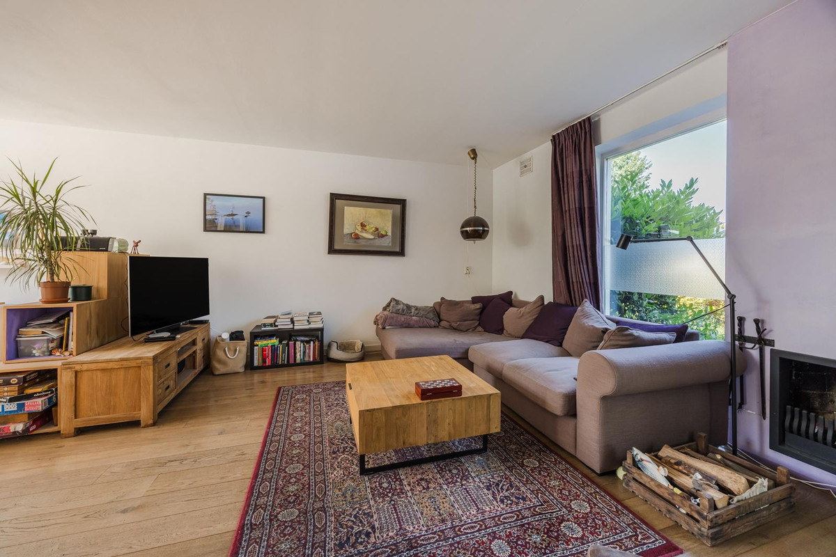 Hoekwoning te koop: Valentina Tereshkovastraat 8, Hilvarenbeek