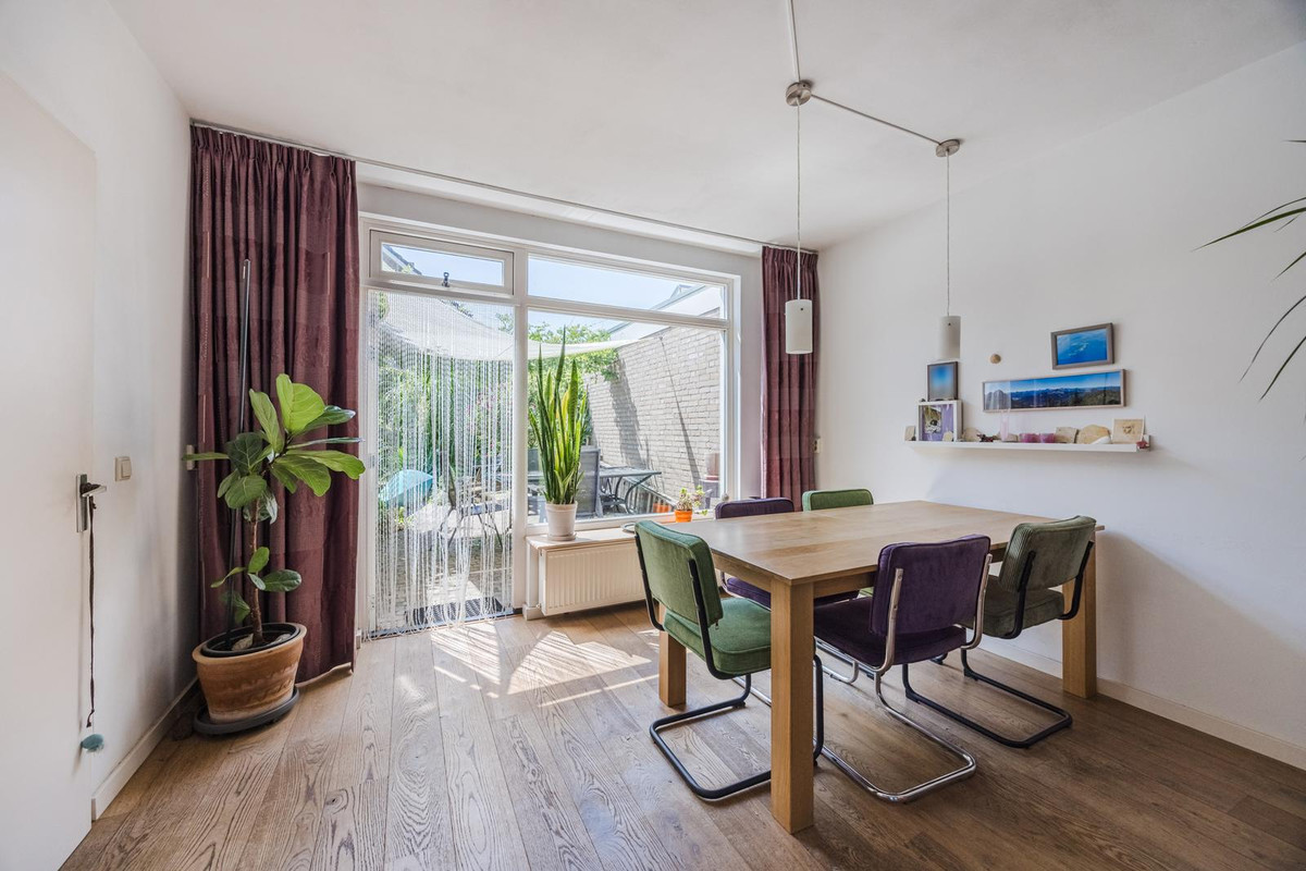 Hoekwoning te koop: Valentina Tereshkovastraat 8, Hilvarenbeek