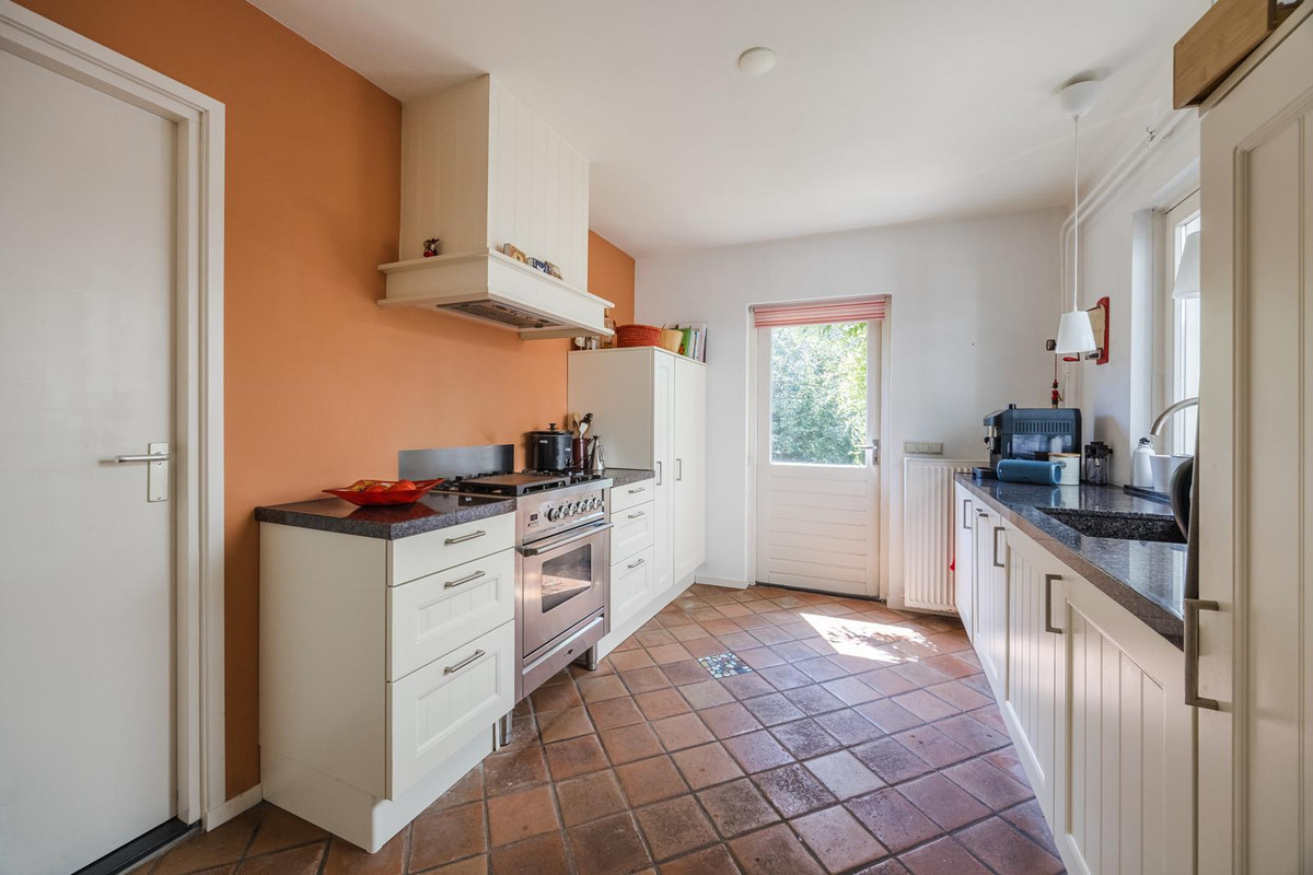 Hoekwoning te koop: Valentina Tereshkovastraat 8, Hilvarenbeek