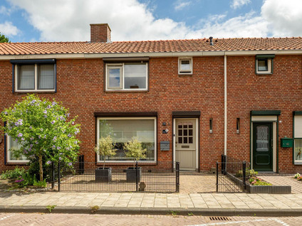 Terraced house for sale: Couwenberghstraat 4, Hoogerheide Hoogerheide