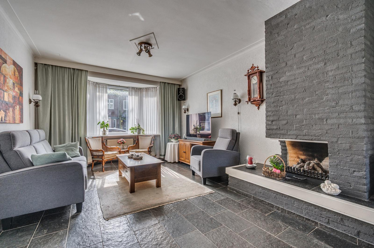 Tussenwoning te koop: Manresastraat 35, Venlo