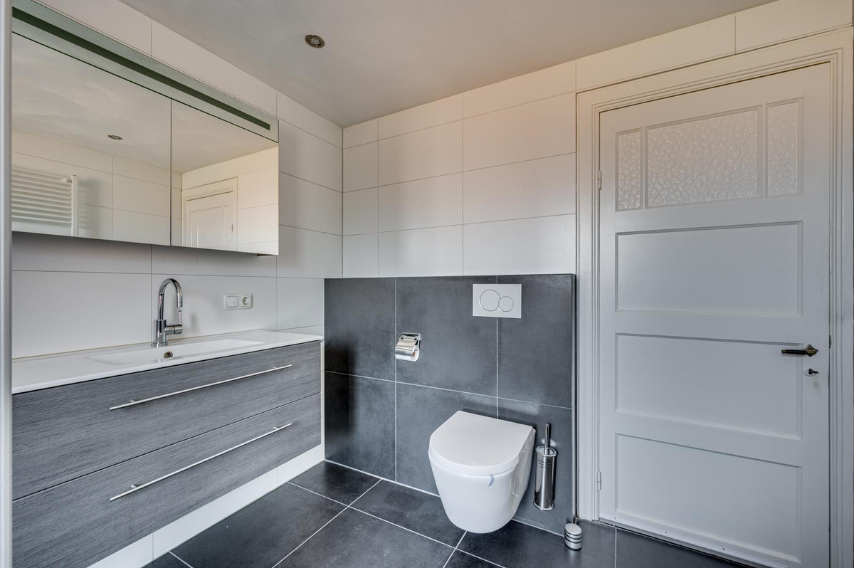 Tussenwoning te koop: Manresastraat 35, Venlo