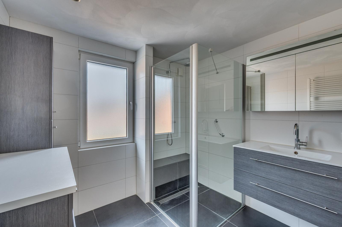 Tussenwoning te koop: Manresastraat 35, Venlo