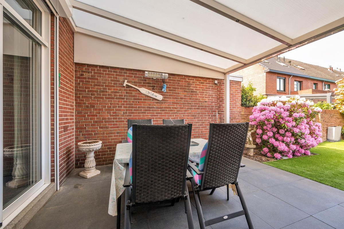Tussenwoning te koop: Manresastraat 35, Venlo