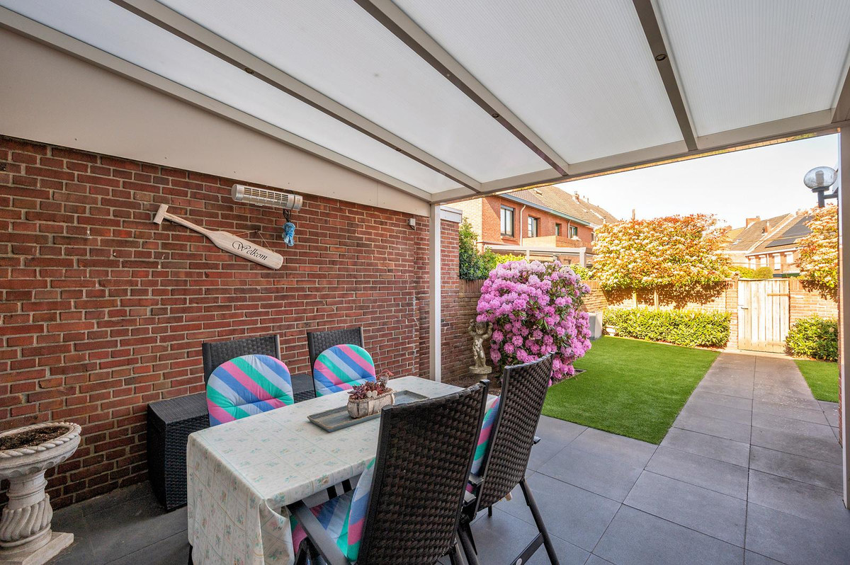 Tussenwoning te koop: Manresastraat 35, Venlo