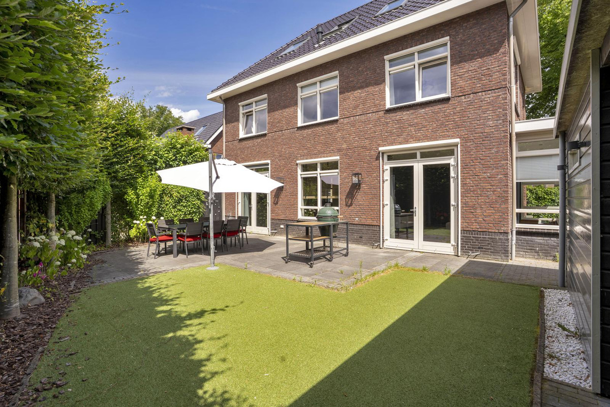 Vrijstaande woning te koop: Voortsweg 165, Enschede