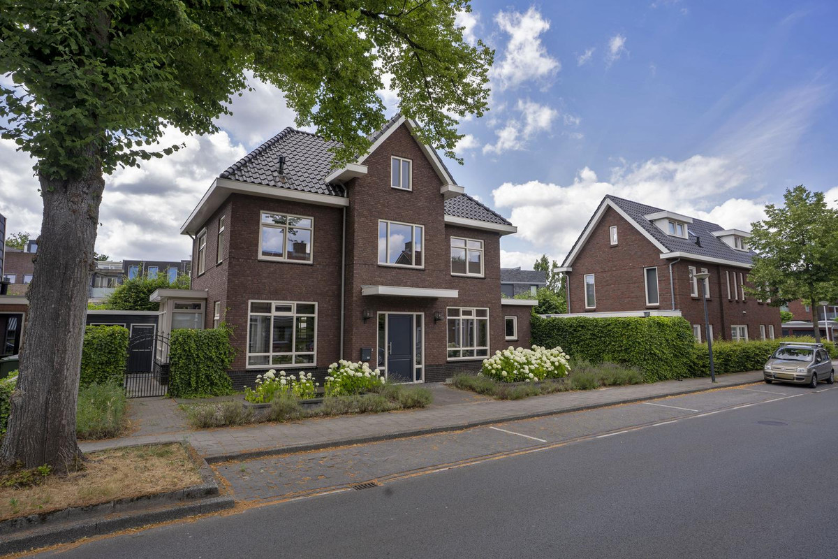 Vrijstaande woning te koop: Voortsweg 165, Enschede