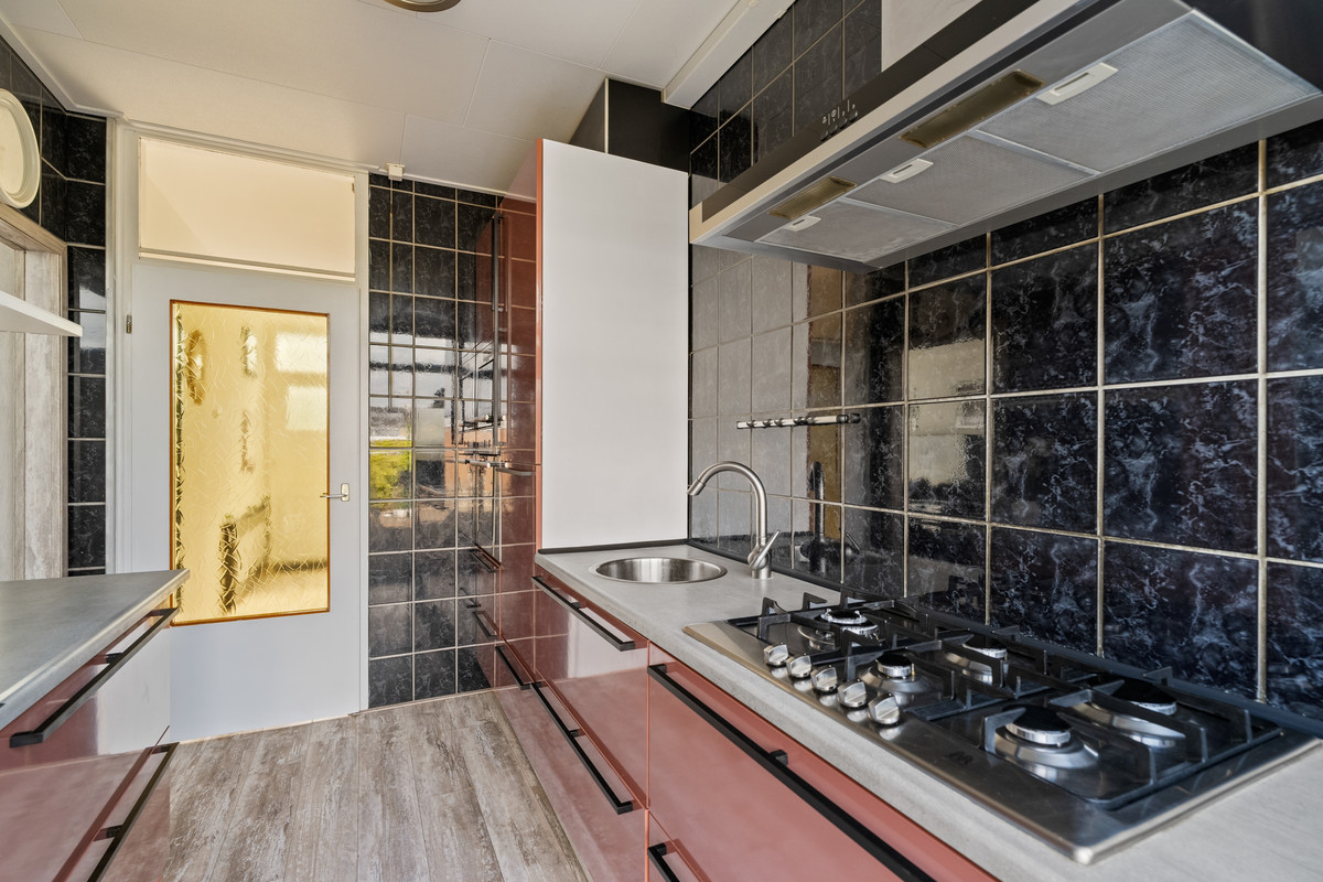 Tussenwoning te koop: IJsselstraat 38, Ridderkerk