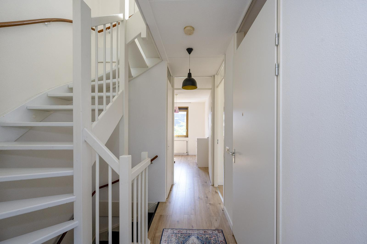 Tussenwoning te koop: Juwelenstraat 7, Almere
