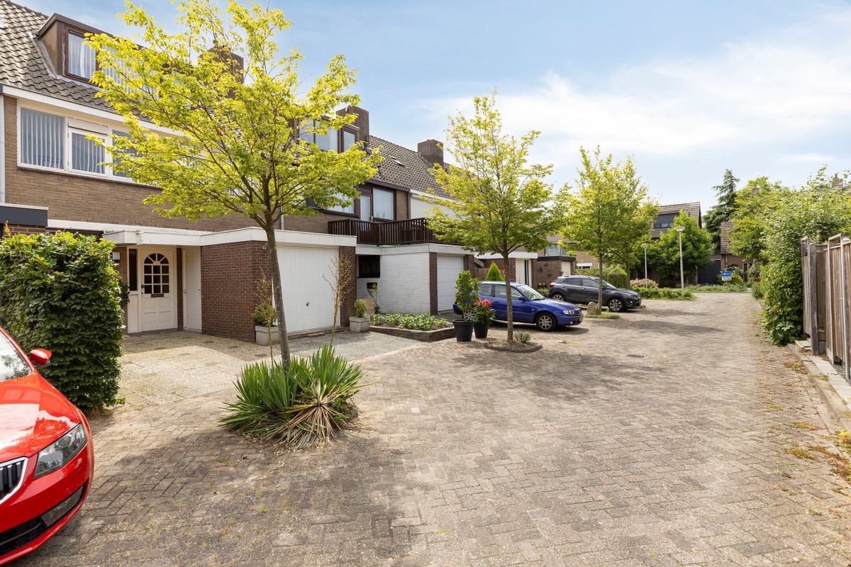 Tussenwoning te koop: Saksenrade 10, Nieuwerkerk A/D Ijssel