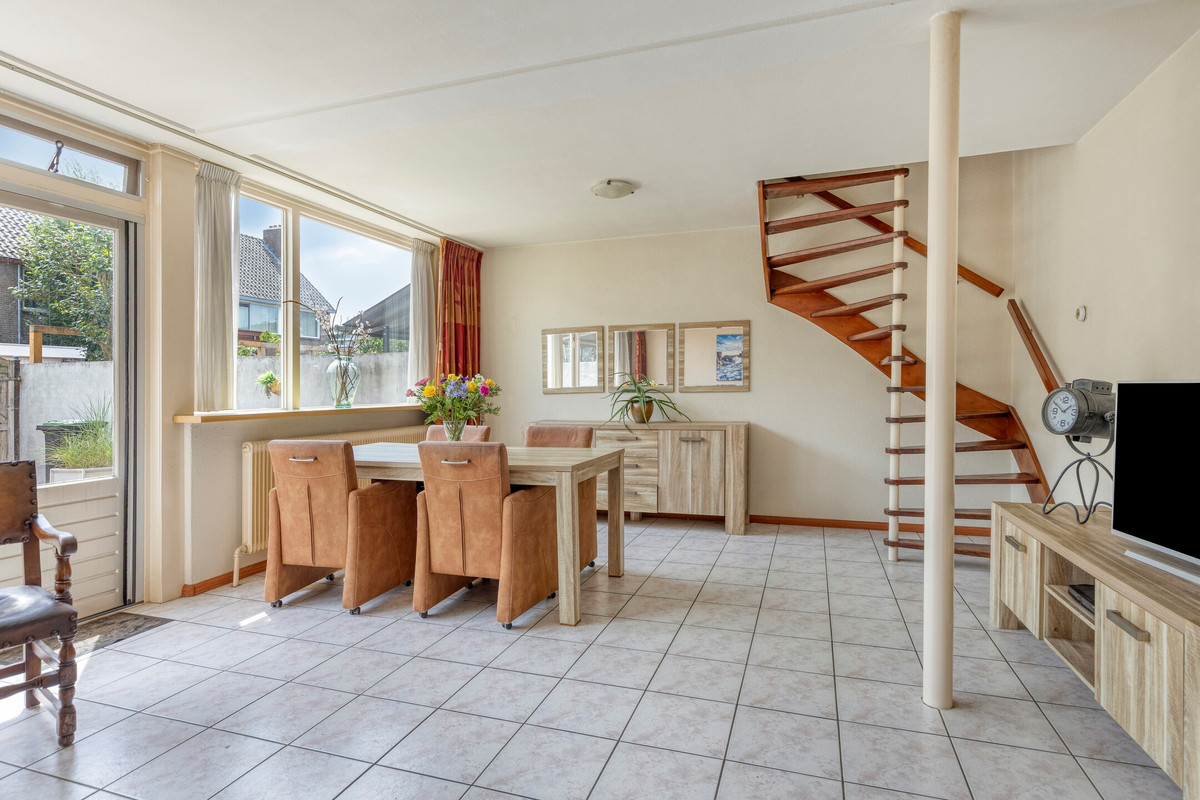 Tussenwoning te koop: Saksenrade 10, Nieuwerkerk A/D Ijssel