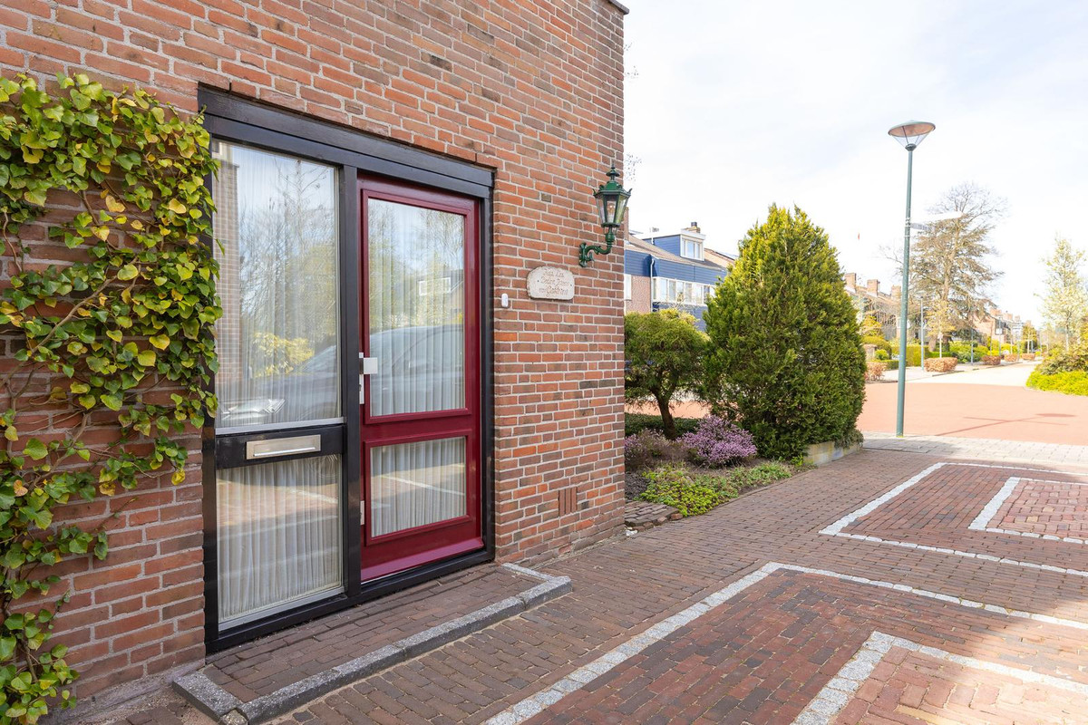 Tussenwoning te koop: Koperslager 56, Hoorn
