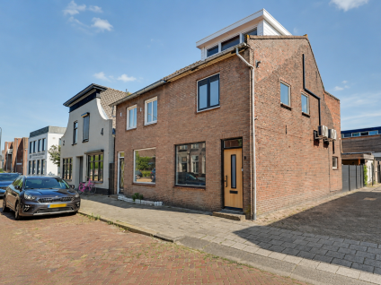 Westeinde 8