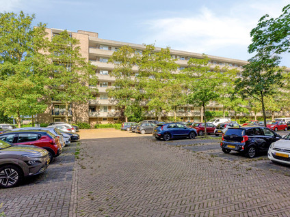 Apartment for sale: Aert van Neslaan 411, Zeeheldenbuurt Oegstgeest