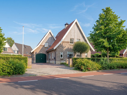 Hoekweg 28