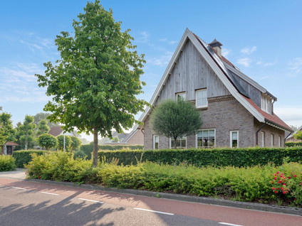 Hoekweg 28