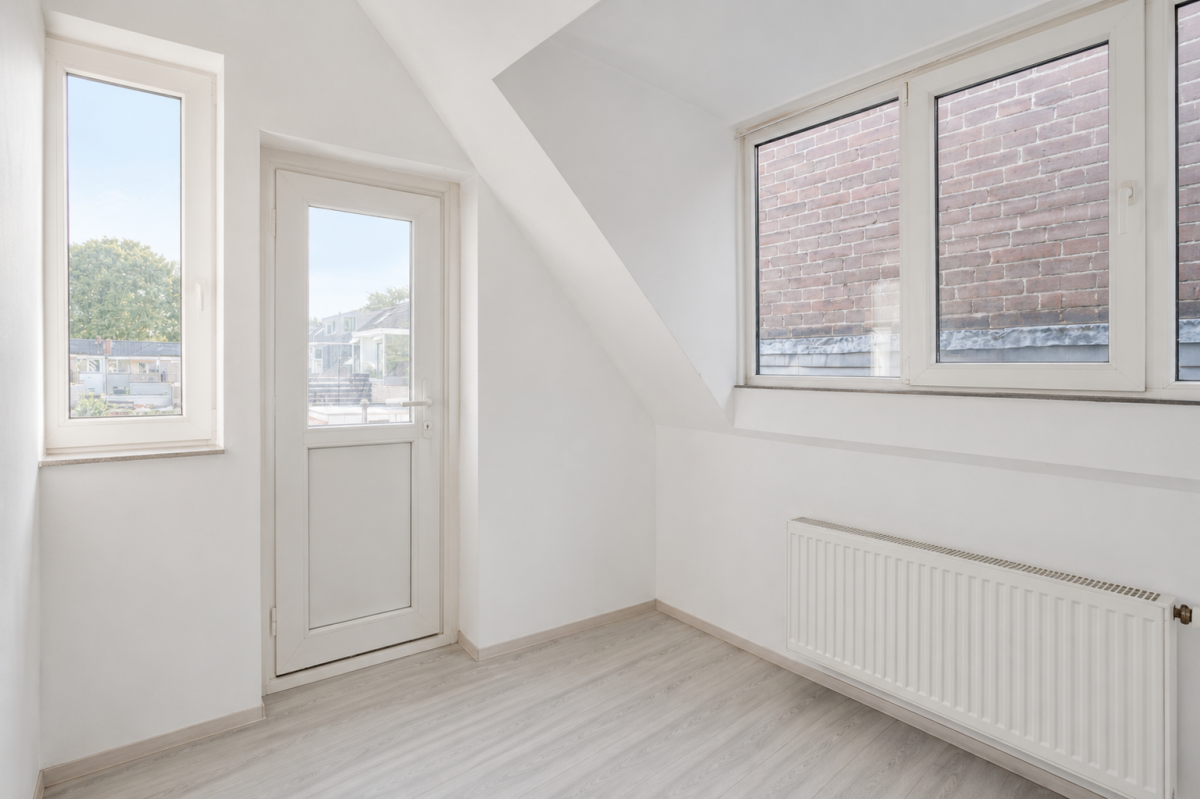 Tussenwoning te koop: Dubbeldamseweg Zuid 134, Dordrecht