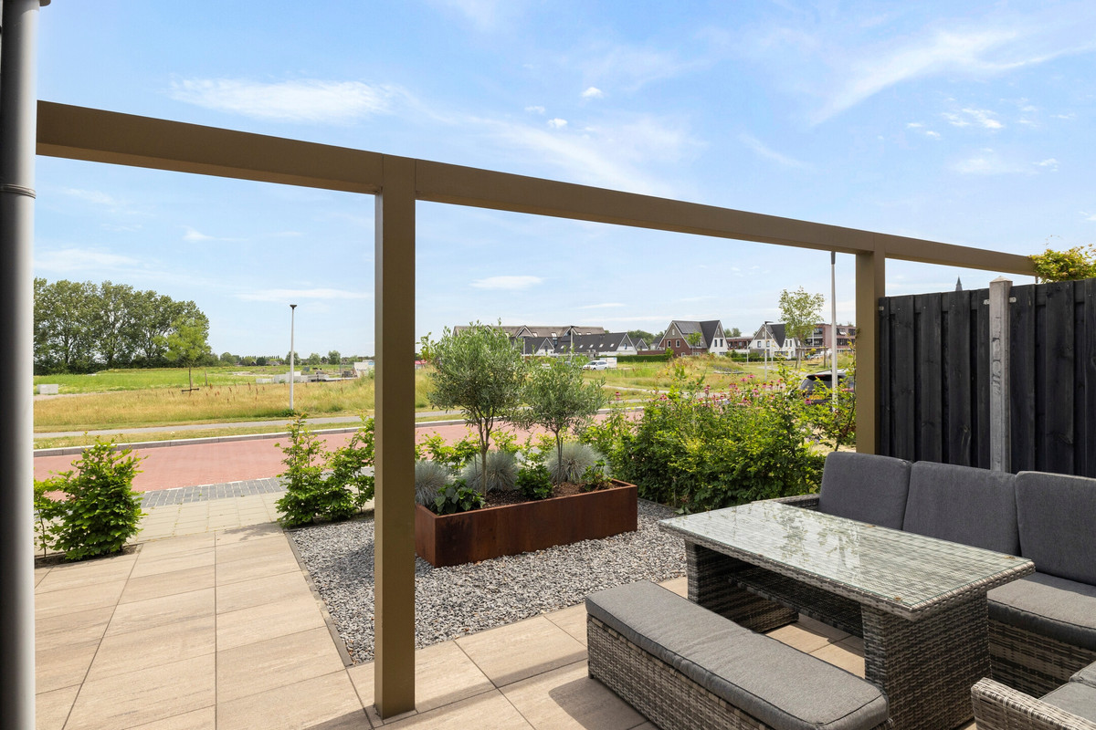 Tussenwoning te koop: Waterlinie 140, Steenbergen