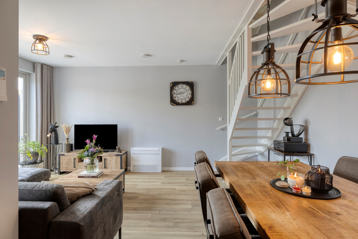 Tussenwoning te koop: Waterlinie 140, Steenbergen
