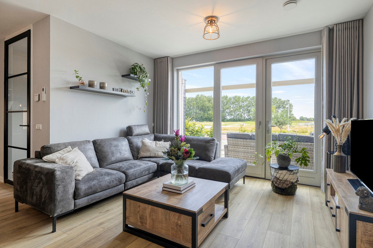 Tussenwoning te koop: Waterlinie 140, Steenbergen