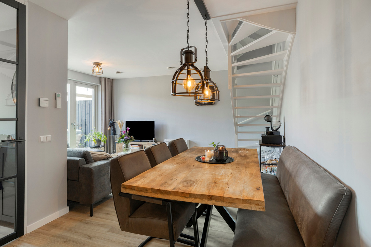 Tussenwoning te koop: Waterlinie 140, Steenbergen