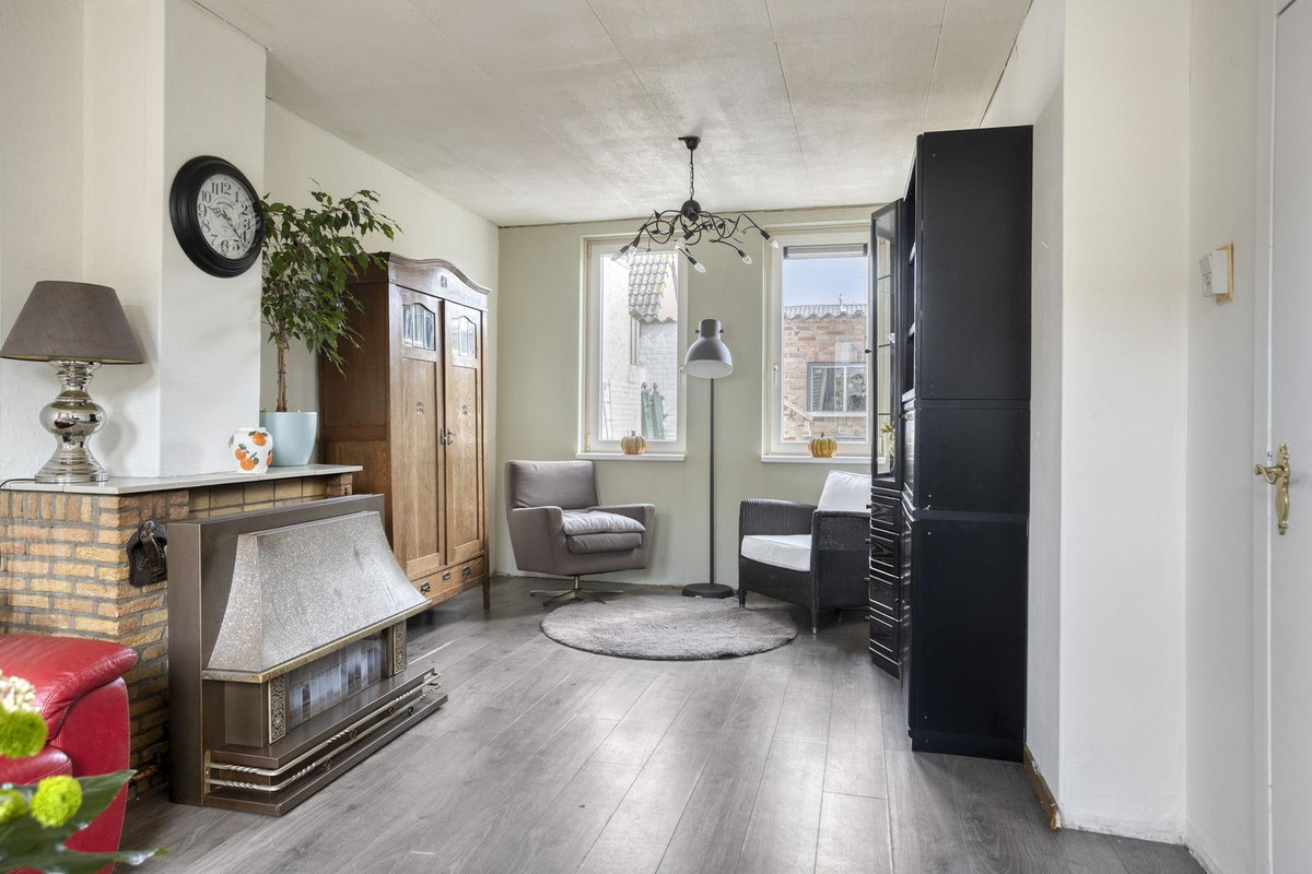 Tussenwoning te koop: Wethouder Jonkersstraat 48, Halsteren