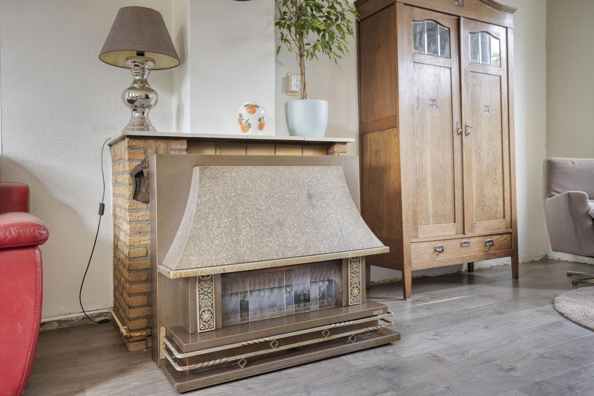 Tussenwoning te koop: Wethouder Jonkersstraat 48, Halsteren