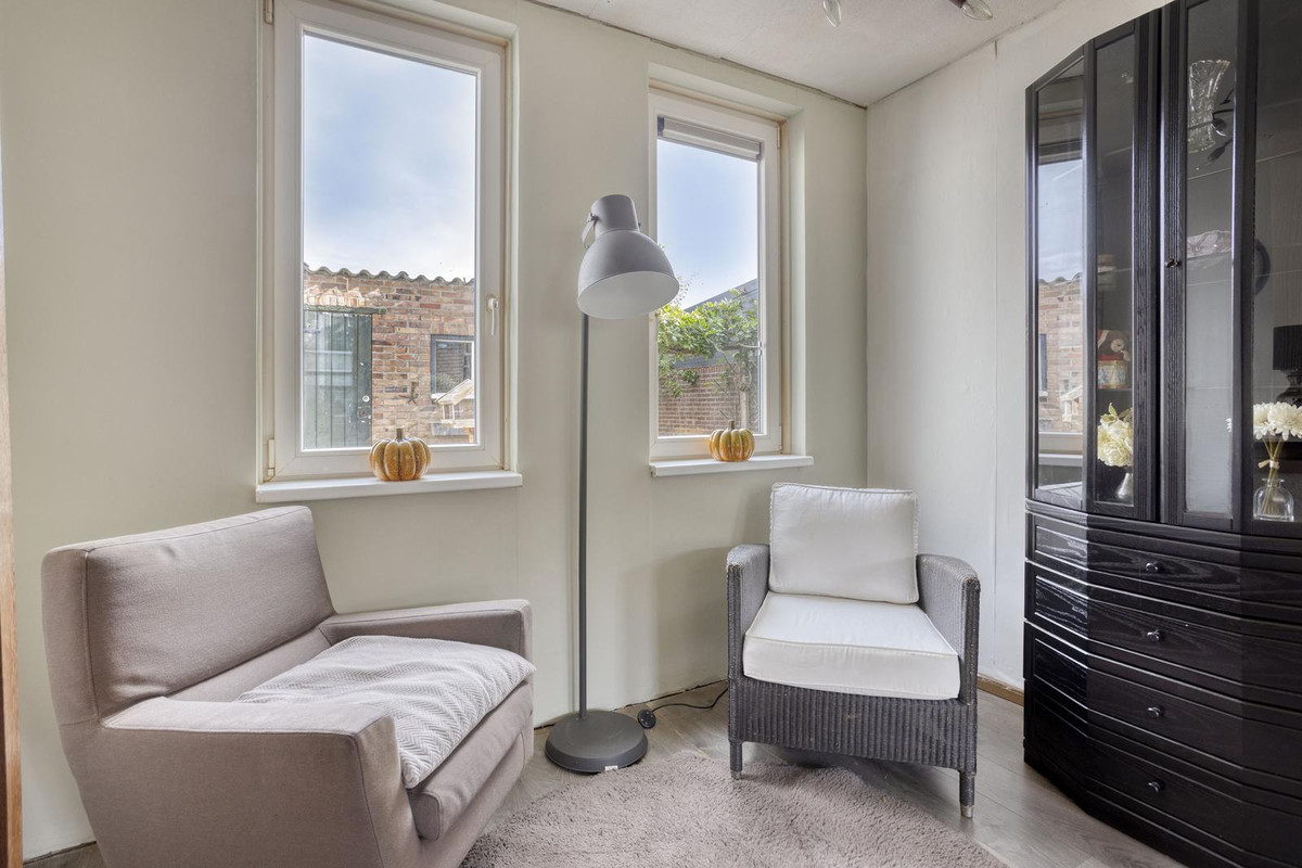 Tussenwoning te koop: Wethouder Jonkersstraat 48, Halsteren