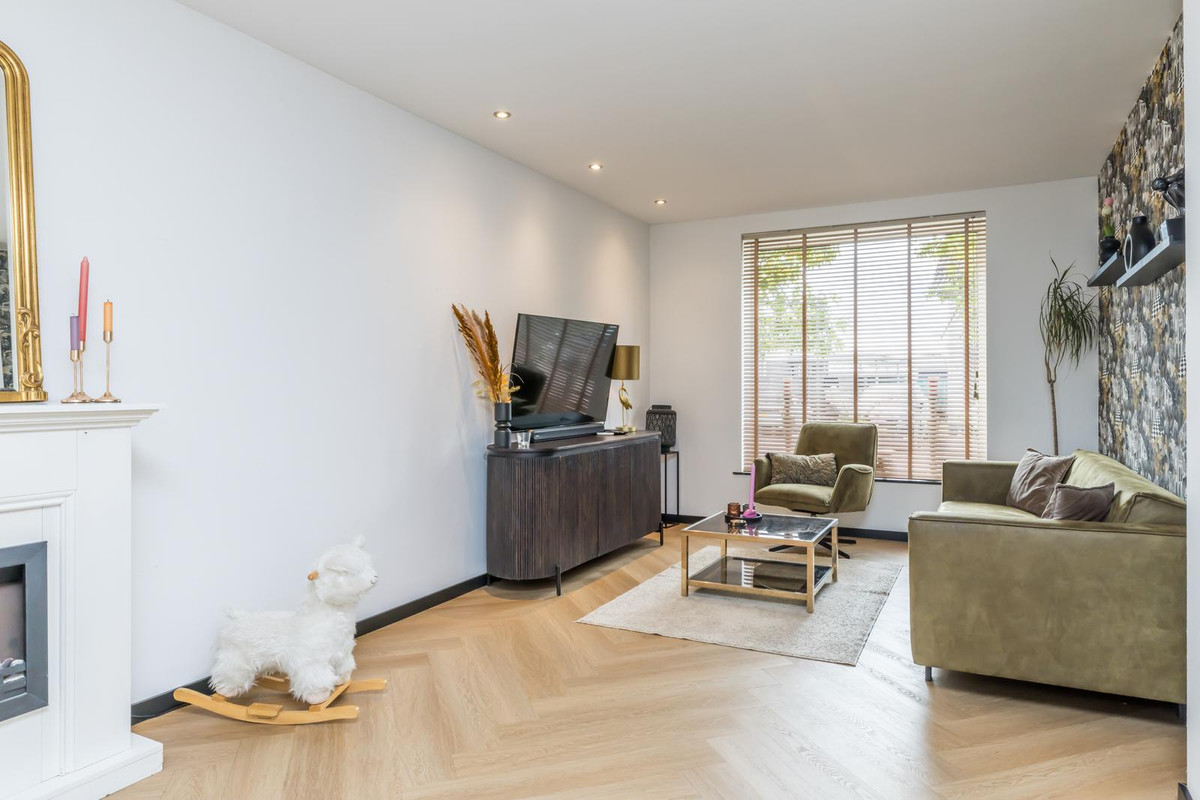 Twee-onder-één-kap te koop: Maarweg 22, Merkelbeek