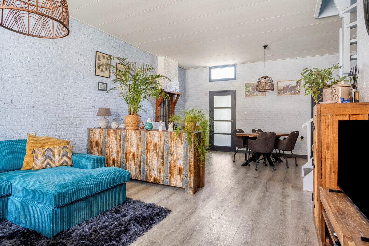 Tussenwoning te koop: Burgemeester Van Hasseltstraat 35, Bergen Op Zoom