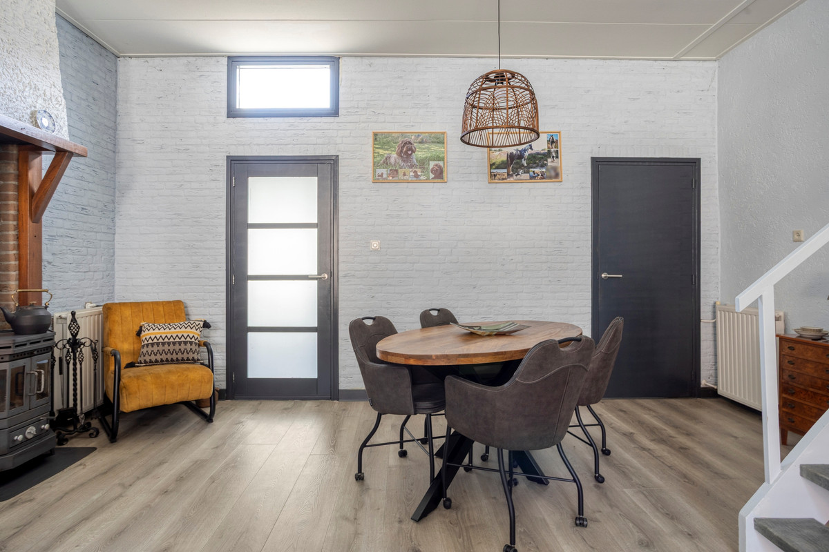 Tussenwoning te koop: Burgemeester Van Hasseltstraat 35, Bergen Op Zoom