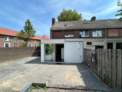 Karel Van Den Oeverstraat 2