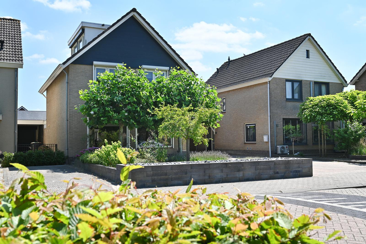 Hoekwoning te koop: De Meestoof 30, Nieuw-Vossemeer