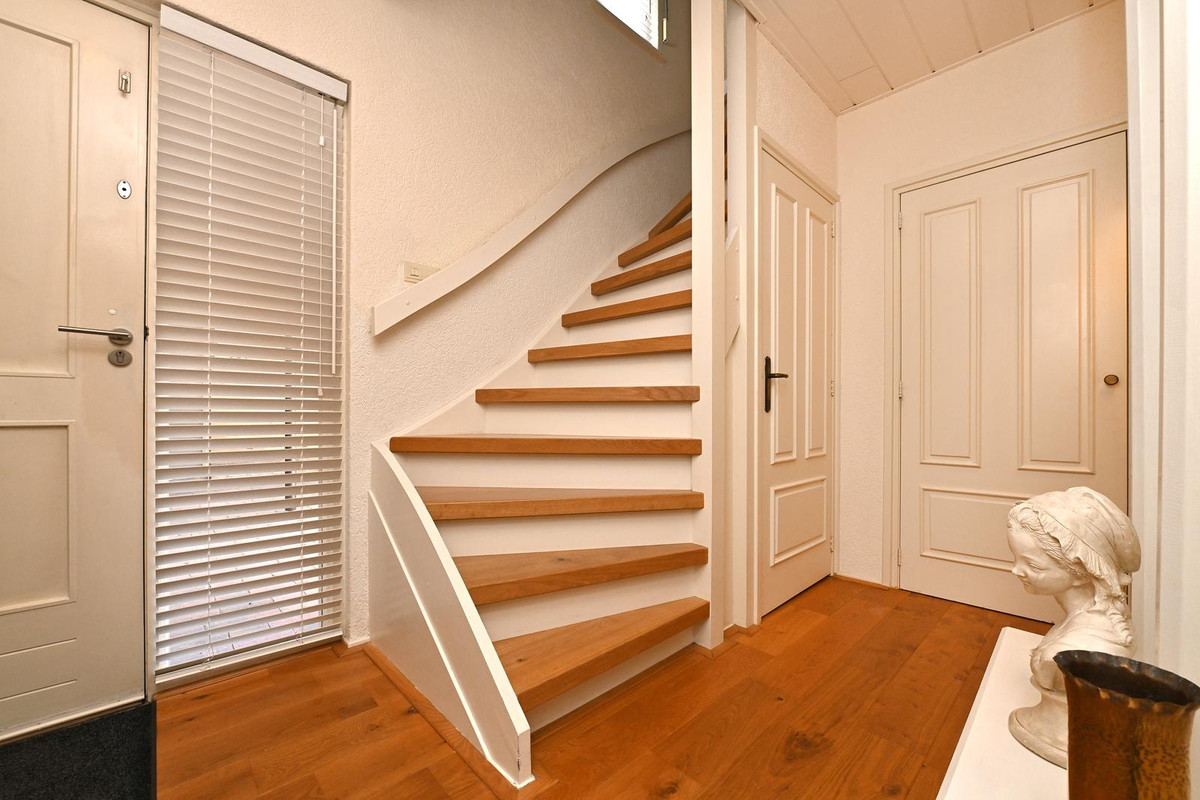 Hoekwoning te koop: De Meestoof 30, Nieuw-Vossemeer