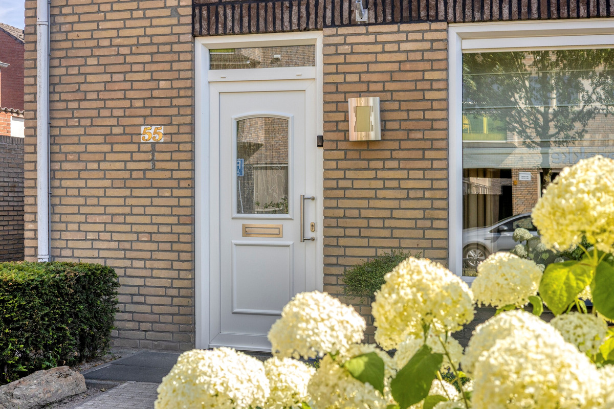 Twee-onder-één-kap te koop: Cranendoncklaan 55, Budel