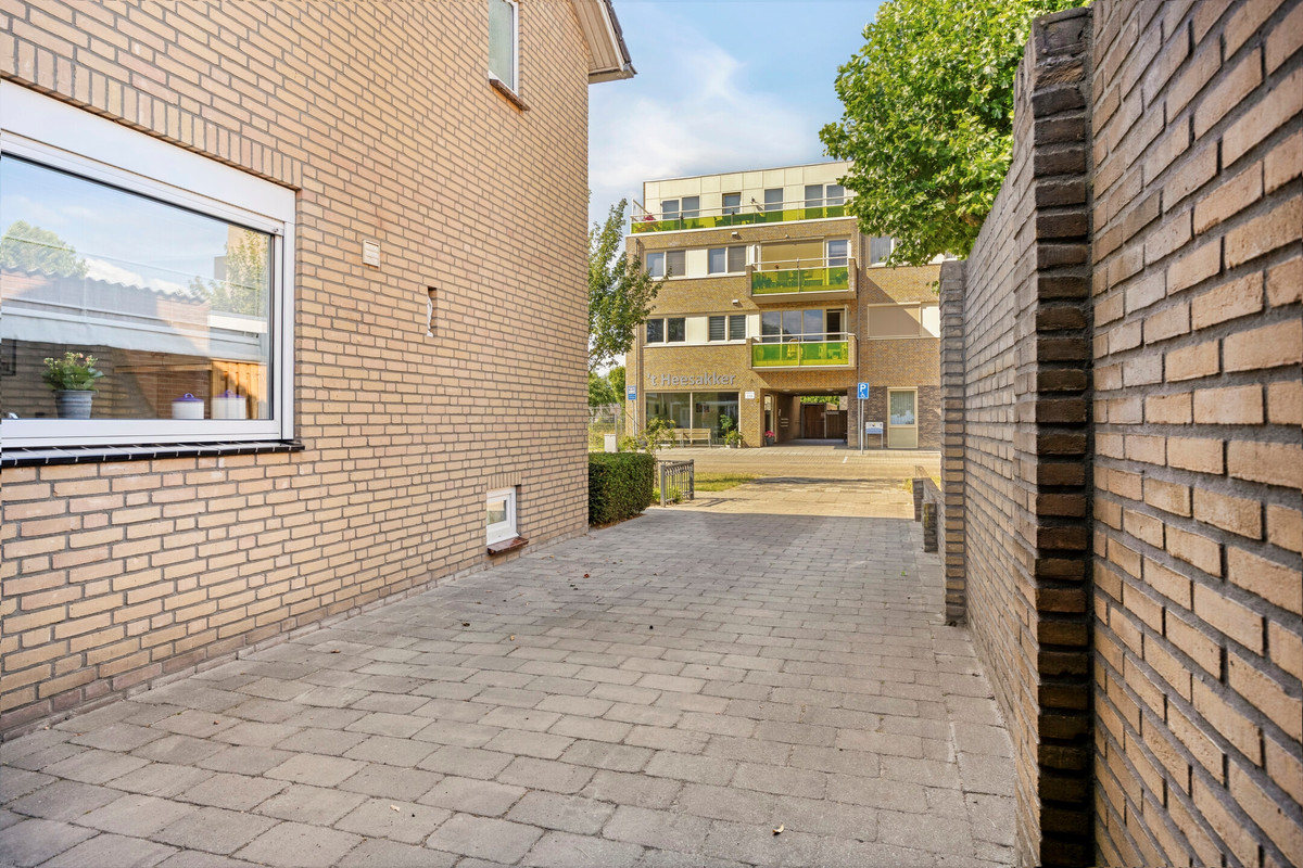 Twee-onder-één-kap te koop: Cranendoncklaan 55, Budel
