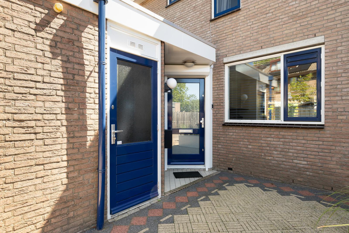 Tussenwoning te koop: Zwaluw 160, Ridderkerk