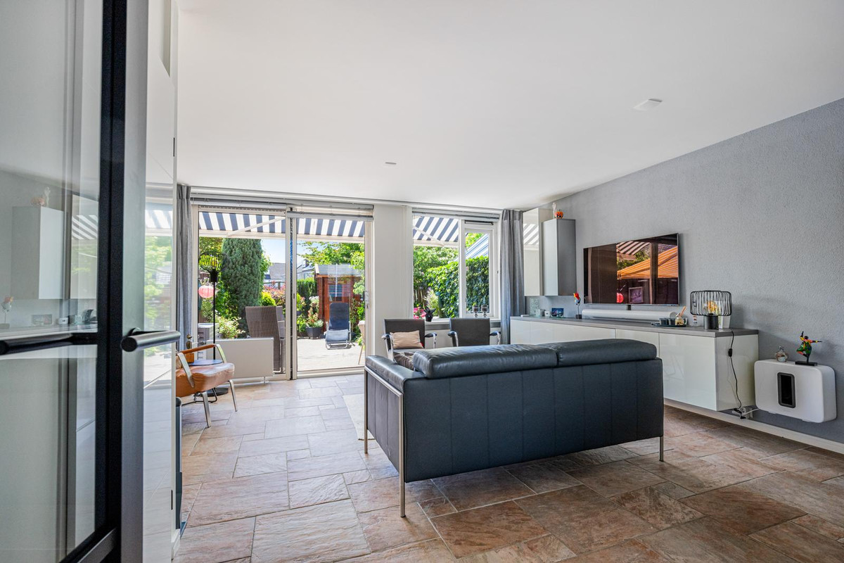 Tussenwoning te koop: Zwaluw 160, Ridderkerk