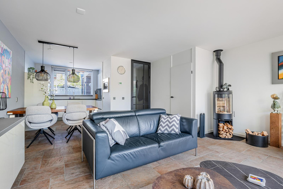 Tussenwoning te koop: Zwaluw 160, Ridderkerk