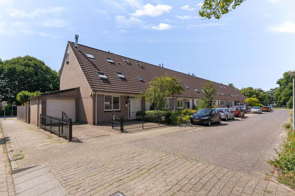 Hoekwoning te koop: Weegbree 172, Zwaag