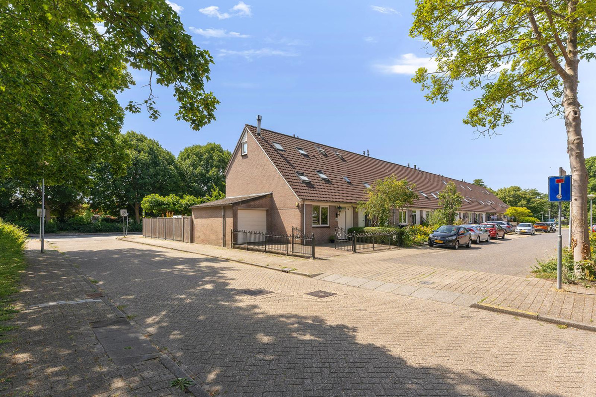Hoekwoning te koop: Weegbree 172, Zwaag