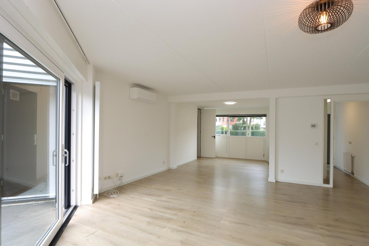 Tussenwoning te huur: Fioringrasstraat 45, Almere