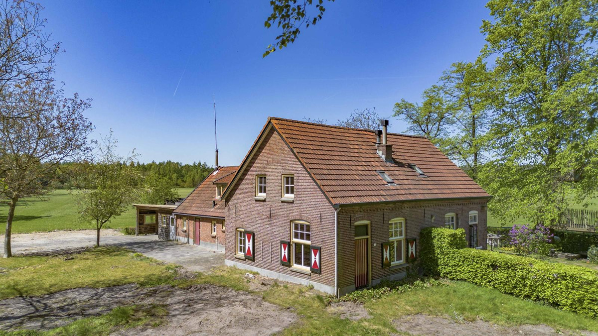 Twee-onder-één-kap te koop: Prins Hendriklaan 1, Hooge Mierde