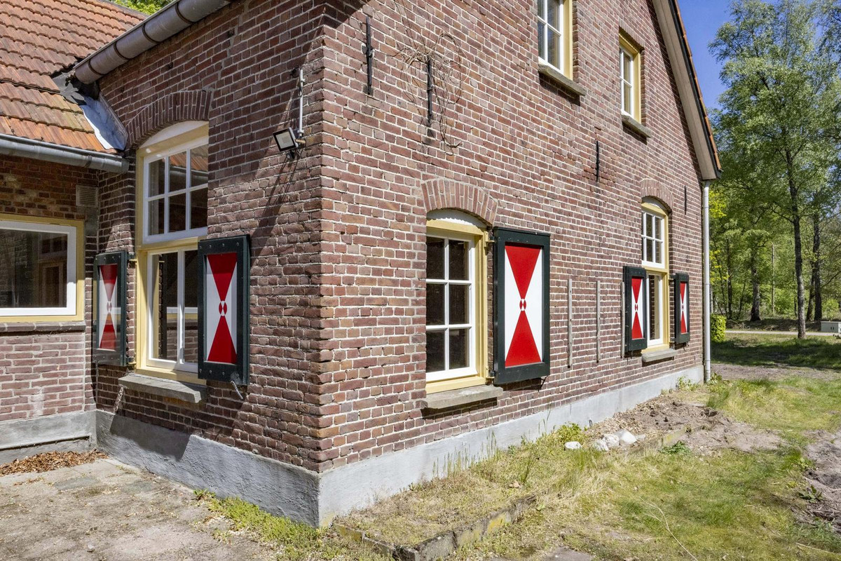 Twee-onder-één-kap te koop: Prins Hendriklaan 1, Hooge Mierde