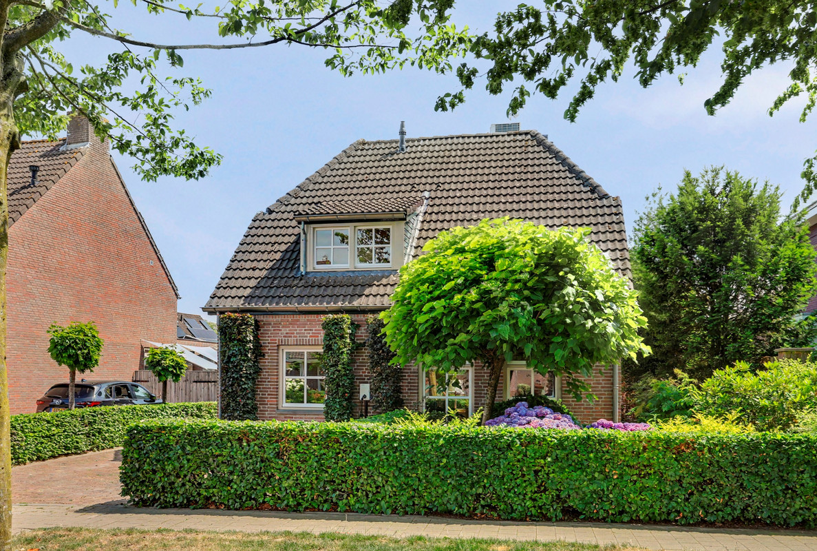 Vrijstaande woning te koop: Bieshof 4, Hoogeloon