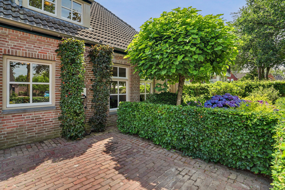 Vrijstaande woning te koop: Bieshof 4, Hoogeloon
