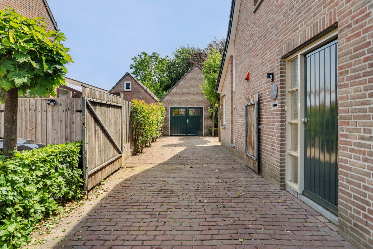 Vrijstaande woning te koop: Bieshof 4, Hoogeloon