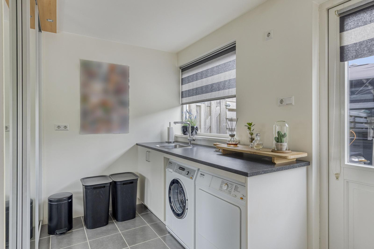 Hoekwoning te koop: Pieter van Oldenborghlaan 17, Willemstad