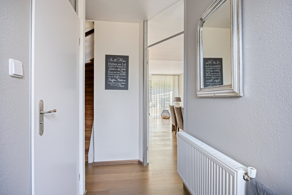 Tussenwoning te koop: Lemsteraakwerf 5, Leiden